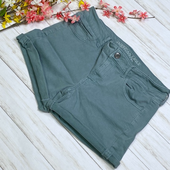 American Eagle AEO Green Twill Midi Cuffed Shorts - Picture 4 of 6